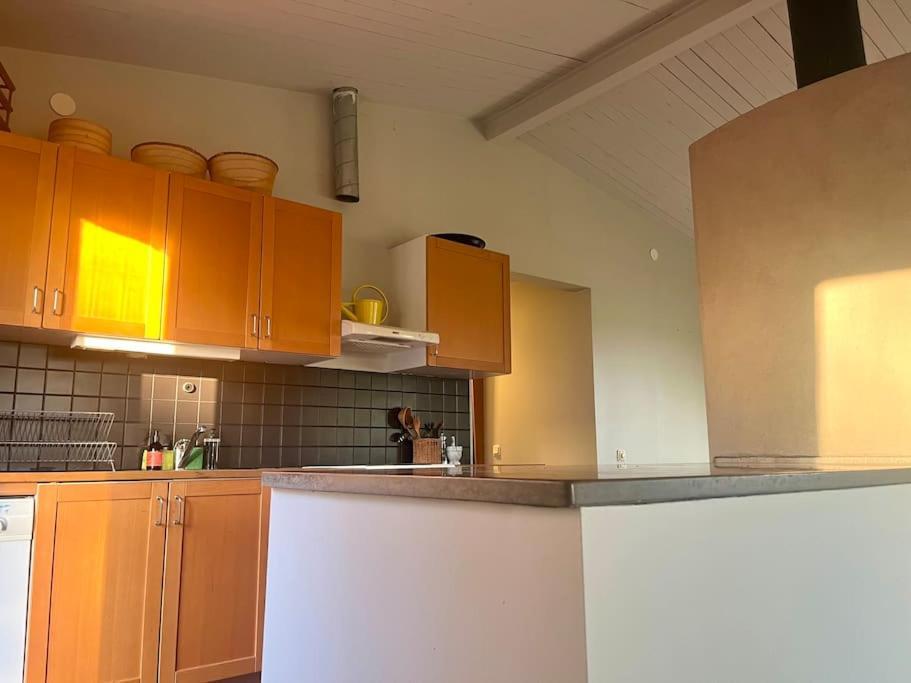 Mysigt Sommarhus Med Havsutsikt Och Bastu *