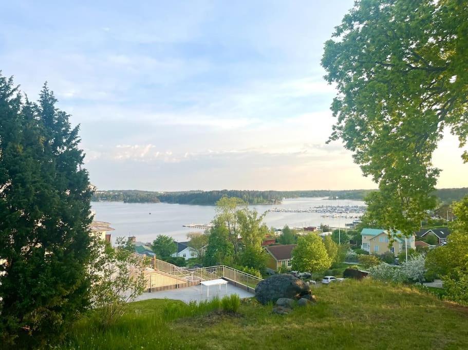 Mysigt Sommarhus Med Havsutsikt Och Bastu * Stockholm