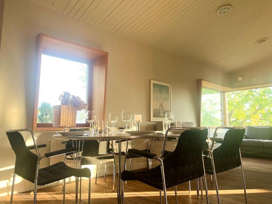Mysigt Sommarhus Med Havsutsikt Och Bastu * Stockholm