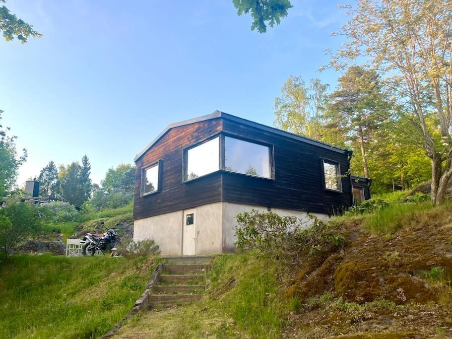 Mysigt Sommarhus Med Havsutsikt Och Bastu Semesterbostad Stockholm