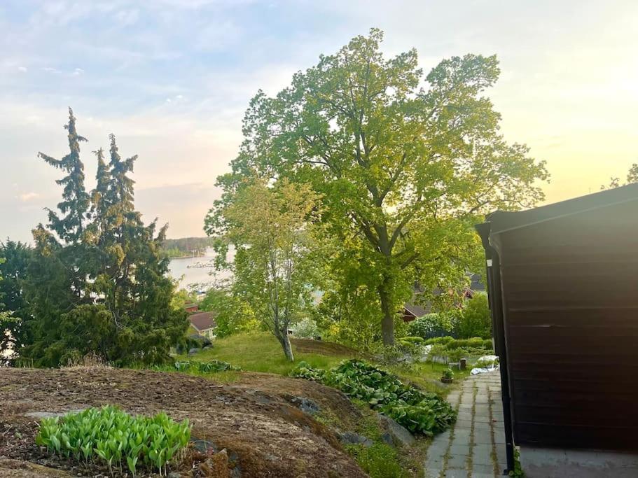 Semesterbostad Mysigt Sommarhus Med Havsutsikt Och Bastu Stockholm