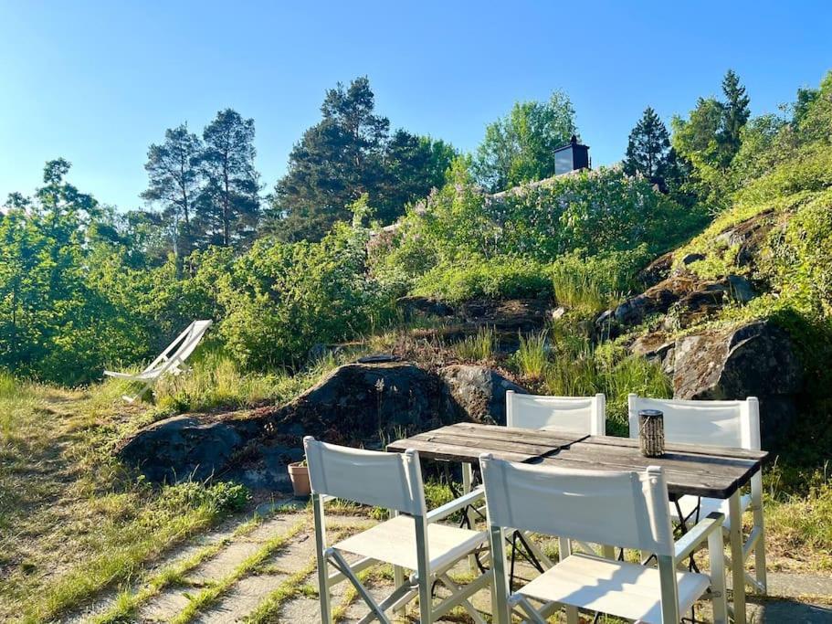 Mysigt Sommarhus Med Havsutsikt Och Bastu * Stockholm